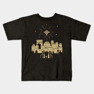 Star over Bethlehem. Mary, Joseph and baby Jesus in the stable. Kids T-Shirt